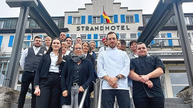 Noch ist die Belegschaft nicht komplett. Sollten die unbesetzten Kochstellen bis zum Sommer frei bleiben, wird das Strandhotel ...