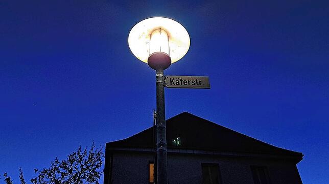 Bis nach der Fasnet bleiben die Straßenlaternen wie hier in der Käferstraße auch über Nacht an. Danach sollen sie wieder zwischen 1 und ...