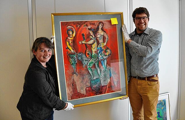 Yvonne Istas vor fünf Jahren bei der Vorbereitung einer Ausstellung in Stockach. Mit dabei ihr Nachfolger im dortigen Stadtmuseum, ...