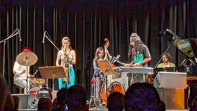 Das Joel-Ross-Quintett Good Vibes spielt auf Einladung des Jazzclubs Singen im Singener Kulturzentrum Gems. Bild: Hannes Schultheiss