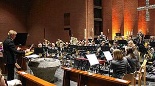 Der Musikverein Erzingen gibt sein Jahreskonzert, das beim Publikum nachhaltig Eindruck hinterlässt, in der Katholischen Kirche St. ...