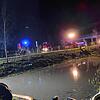 Öl im Regenrückhaltebecken: Die Feuerwehr Singen verhinderte am Freitagabend, dass 150 Liter Diesel in das Grundwasser eindringen konnte.