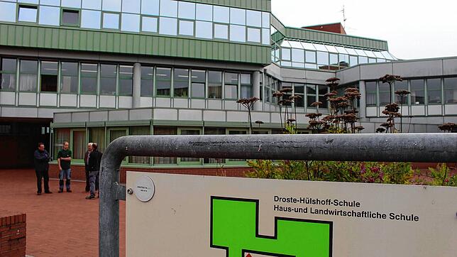 Das Berufsschulzentrum in Friedrichshafen bleibt schon ab Montag geschlossen. Ein Schüler wurde positiv auf das Coronavirus getestet.