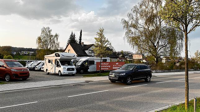 Das Areal des Autohauses Melzer in Jestetten soll neu überbaut werden. Unter anderem will Lidl hier bauen.