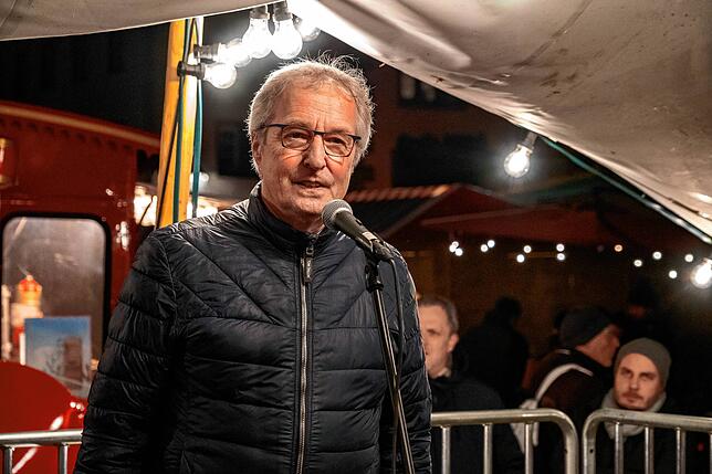 Dekan Wolfgang Rüter-Ebel erinnerte mit der Legende des Nikolaus von Myra an die wohltätigen Taten des Nikolaus.
