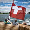 Sitzen auf diesem Schweizer Bodenseeschiff zwei Eidgenossen? Jeder Schweizer würde wohl nein sagen.