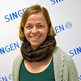Sindy Bublitz von der Umweltschutzstelle der Stadt Singen bestätigt, dass die Umwandlung des Pappelwäldchens am Weiher in Worblingen zu ...