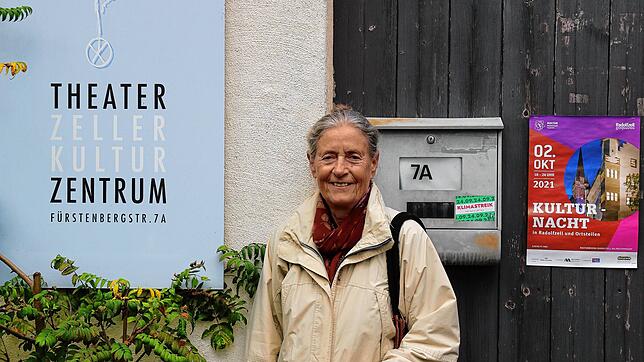 Brigitte Geiger, Gründerin von Terre des hommes Radolfzell, freut sich, Bruno Epple für einen literarischen Abend gewonnen zu haben.