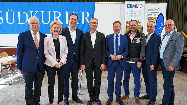 Besondere Gäste: Bei der Eröffnung (von links): Heinz Rombach (Vorstandsvorsitzender Sparkasse Hochrhein), Petra Dorfmeister ...