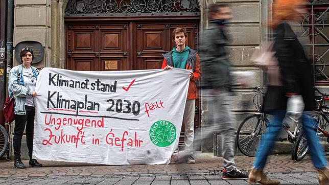 Klimanotstand abgehakt, was fehlt ist ein klarer Plan, wie man zum Ziel einer klimapoisitiven Stadt im Jahr 2030 kommen will. Das mahnen ...