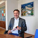 Bürgermeister Alois Fritschi hofft, dass auch bald Eckartsbrunn, Glashütte und Guggenhausen an das kommunale Glasfasernetz angeschlossen ...