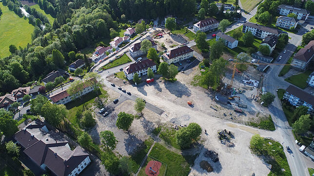 Es geht voran im neuen Stadtviertel &bdquo;Am Buchberg&ldquo;: Im nördlichen Bereich sind schon die ersten Stichstraßen zu entdecken und ...