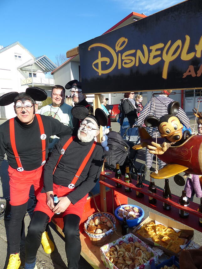 Bei den Mickey Mäusen und ihrer mobilen Versorgungsstation gab es Leckeres zum Knabbern.