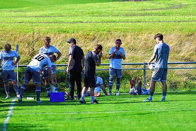 Bild 35: FC Dachsberg gewinnt Derby bei der SG Hotzenwald mit 7:2 – und wir haben Fotos!