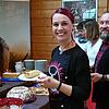 Bestens versorgt: Mit Kuchen verwöhnten die Landfrauen Unteralpfen die Gäste. Hier Lilli und Simon Stiegeler von Blackest-forest, dem ...