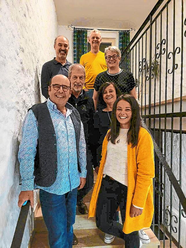 Ehrungen beim Skiclub Vöhrenbach: Unser Bild zeigt (von links) vorne Joachim Schumacher, Erhard Weisser und Andrea Schumacher und Lara ...