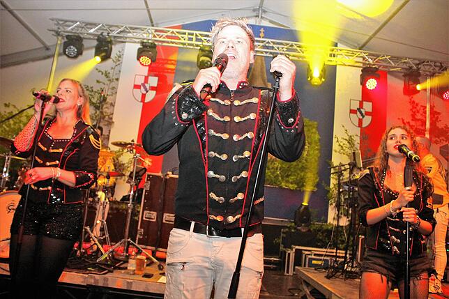 Bild 9: Partyabend auf der Bohlinger Sichelhenke mit dem Hofbräu-Regiment