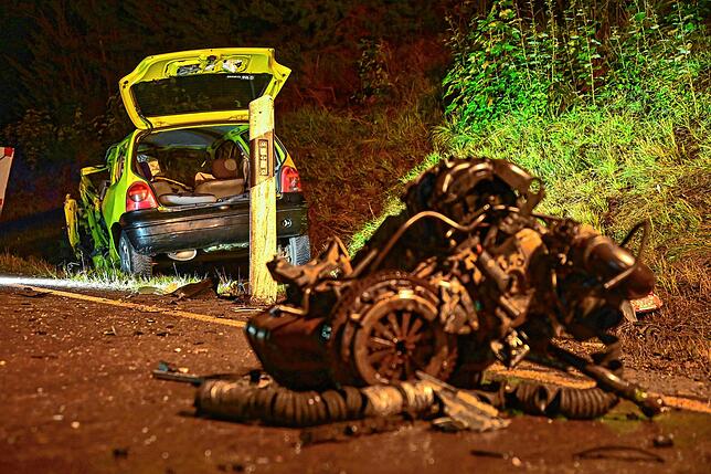 Im September verliert eine 51-jährige Frau aus Bayern ihr Leben, als sie auf der B33 zwischen Mönchweiler und Peterzell mit einem ...