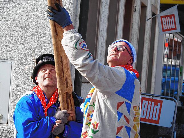 Bild 5: Bilder vom Narrenbaumstellen in Altenburg