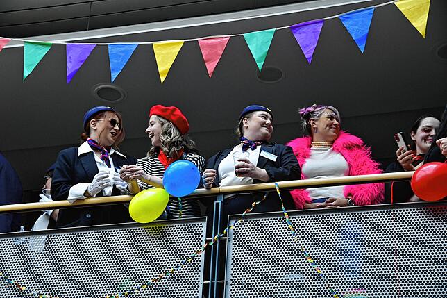 Bild 12: Fasnacht 2025: Hexen rollten im Villinger Landratsamt den roten Teppich aus - Die schönsten Bilder!
