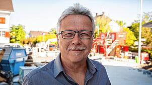 Stadtrat Ernst Zülle vom Baudepartement Kreuzlingen ist zufrieden mit dem Fortschritt der derzeitigen Straßenbauarbeiten in der ...