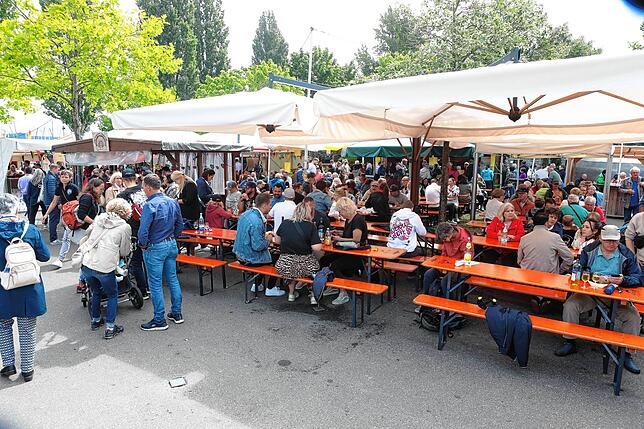 Bild 33: So stimmungsvoll endet das Reichenauer Wein-und Fischerfest 2025
