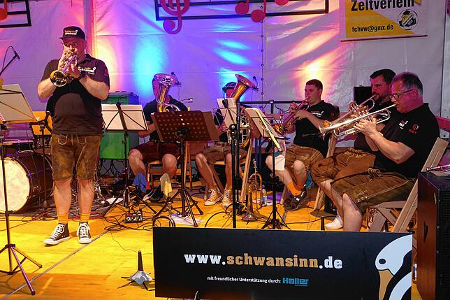 Bild 21: Musikkapelle, Bläserjugend und Gesangverein Hausen vor Wald feiern den Sommer mit hunderten Gästen