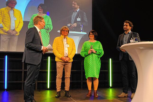 Harald Ebi von der Interessengemeinschaft Schmittenau, Nikola Kögel von der Aktionsgemeinschaft Tiengen und Volker Seipp vom Werbe- und ...