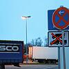 Der Zoll-Vorstauraum an der Claude-Dornier-Straße in Konstanz bietet künftig weniger Lkw-Stellplätze. Auf Zweidritteln der Fläche baut ...