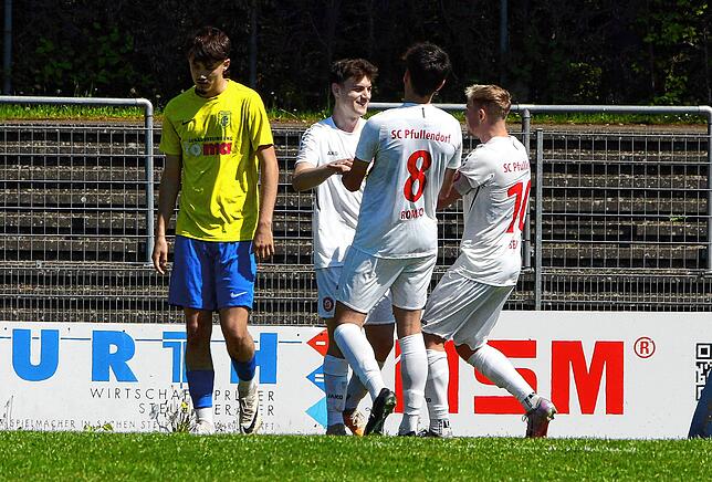 Bild 19: Verbandsligaderby zwischen SC Pfullendorf und FC Singen gewinnt der SCP mit 3:1
