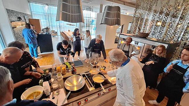 Bild 6: Kochen wie Gott in Deutschland: Bertold Sibers letzter Kochkurs in Stockach - Die besten Momente