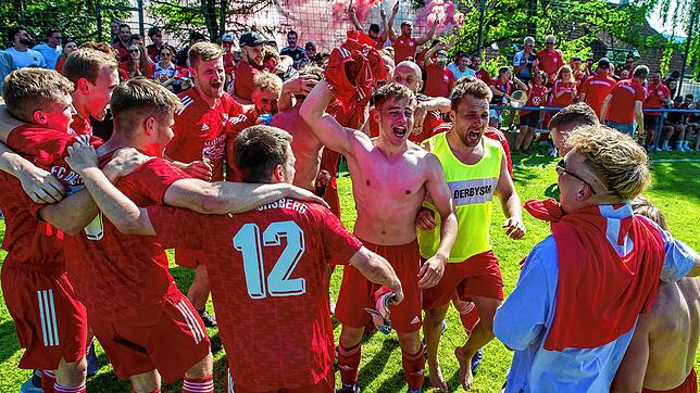 Triumph des FC Dachsberg: Durch den 2:0-Sieg beim SV Berau steigt der FC Dachsberg nach acht Jahren wieder in die Kreisliga A auf.