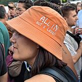 „All in – aufs Leben“: ein Motto der Fäaschtbänkler auf dem Hut.