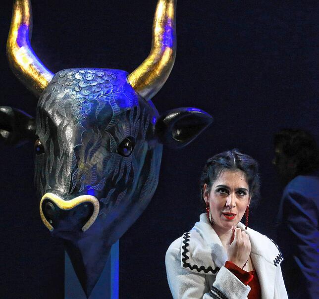 Der Opernklassiker Carmen von George Bizet kommt am 28. April 2024 auf die Bühne.