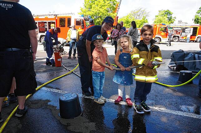 Bild 19: Tag der offenen Tür: die Feuerwehr präsentiert sich