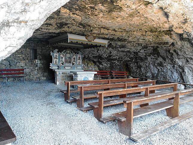 Bild 24: Normalerweise überrennen Touristen das Berggasthaus Aescher, doch wie sieht es dort jetzt aus? Wir nehmen Sie mit auf eine Wanderung