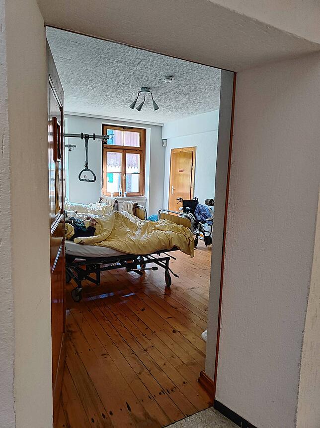 In den leerstehenden Zimmern des Klosters wurden die bettlägerigen Patienten untergebracht.