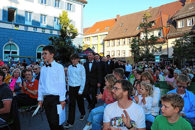 Bild 7: Stadtmusik Löffingen begeistert beim Open-Air-Konzert: Löffinger Städtle ein Klang- und Farbenmeer