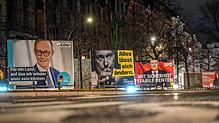 Wahlplakate mit den Spitzenkandidaten von Union, FDP und SPD. Die Bundestagswahl wird spannend – auch wenn der Sieger schon festzustehen ...