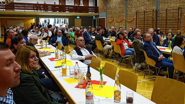 Kein volles Haus wie in vergangenen Zeiten hatte die CDU beim Starkbieranstich in der Turn-und Festhalle in Laiz.