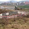 Im Auftrag des Stadtwerks am See verfüllt eine Firma die 100 Jahre alte Druckleitung, die den Andelshofer Weiher mit dem Turbinenhaus am ...