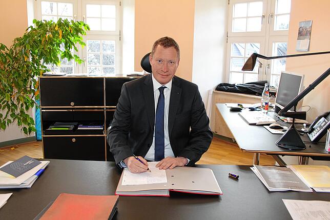 Markus Hugger ist der neue Spaichinger Bürgermeister. Sein bisheriges Büro o im Turmzimmer des Immendinger Rathauses wird er nun räumen.