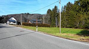 Auf diesem Grundstück am Ortsrand von Hottingen plant die Firma Zipfel aus Görwihl die Errichtung von drei Mehrfamilienhäusern.