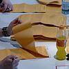 Zettel sind überall auf dem Tisch verteilt. Auch die Auszählung der Stimmen für die Ortschaftsräte machte viel Arbeit.