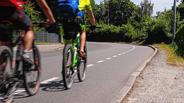 Fahrradfahren erfreut sich in Pandemiezeiten besonders großer Beliebtheit. Der Ansturm auf Fachgeschäfte und Werkstätten ist groß, wie ...