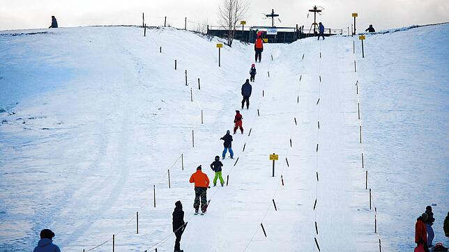 Der Haldenlift in Heiligenberg ist bei Wintersportlern in der Region die Top-Adresse. Er wird von Ehrenamtlichen betrieben. Diese ...