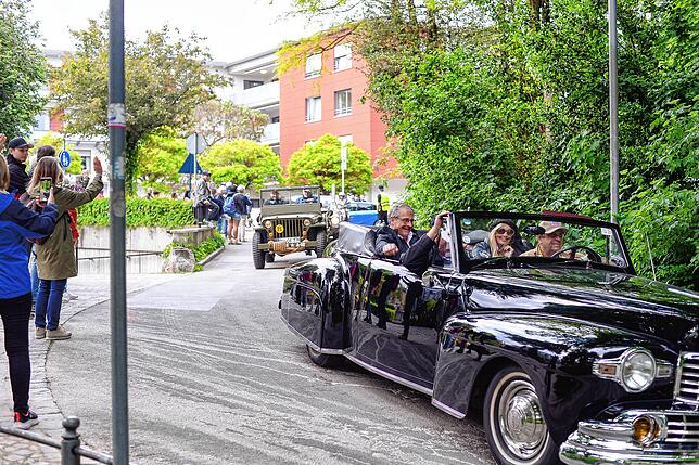 Bild 7: Oldtimerparade in Friedrichshafen lockt zahlreiche Zuschauer – exklusive Bilder!