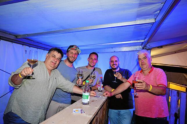 Bild 16: So war die Stimmung beim Aach-Linzer Weinfest