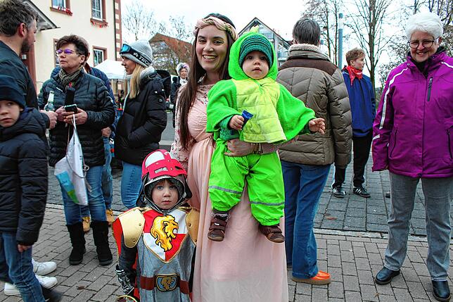 Bild 9: Umzug am Fastnachtssonntag in Hochemmingen: hier gibt´s die Bilder!