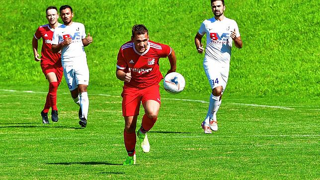 Sein Tor reicht nicht: Louis Schanz &ndash; hier ein Archivbild &ndash; brachte den FC RW Weilheim zwar in Führung, doch am Ende wurde ...